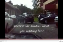 Taksist se jezi na teto, ki parkira počasi - thumbnail