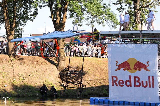 2. Red Bull Flugtag na Špici (16. 6. 2012, Ljubljana)