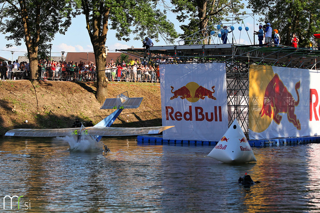 2. Red Bull Flugtag na Špici (16. 6. 2012, Ljubljana)