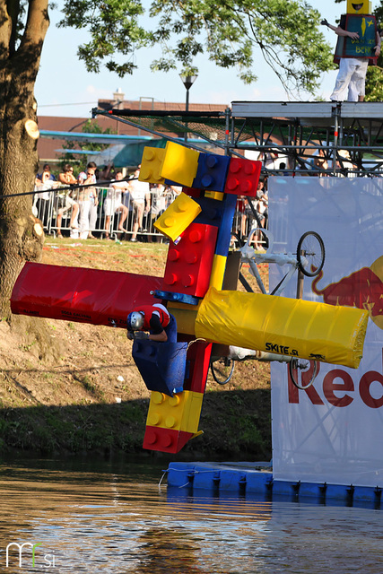 2. Red Bull Flugtag na Špici (16. 6. 2012, Ljubljana)