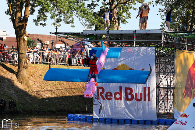 2. Red Bull Flugtag na Špici (16. 6. 2012, Ljubljana)