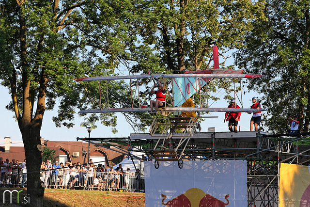 2. Red Bull Flugtag na Špici (16. 6. 2012, Ljubljana)