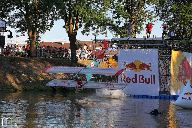 2. Red Bull Flugtag na Špici (16. 6. 2012, Ljubljana)