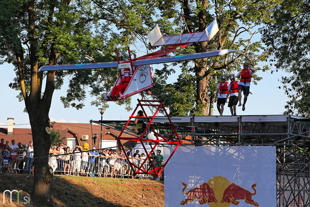 2. Red Bull Flugtag na Špici (16. 6. 2012, Ljubljana)