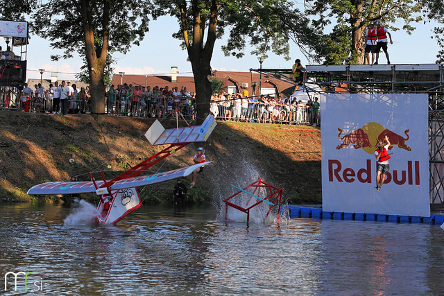 2. Red Bull Flugtag na Špici (16. 6. 2012, Ljubljana)