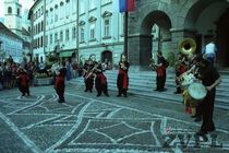 Indijski tolkalec & The Bollywood Brass Band - thumbnail