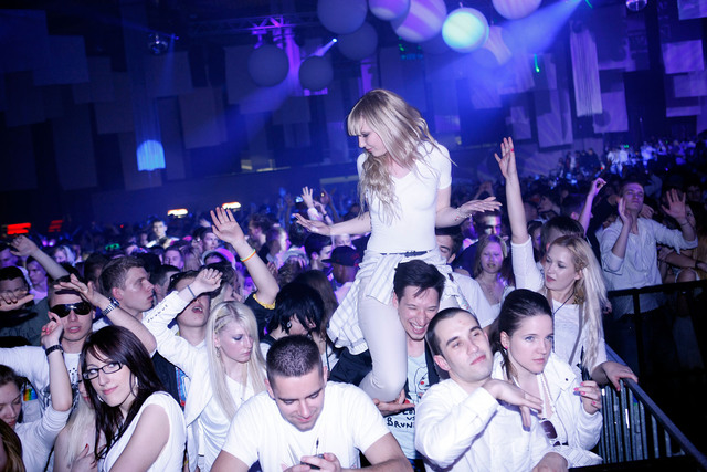 Playboy White Invasion Party v 222 slikah
