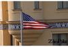Ameriska zastava plapola v vetru - thumbnail