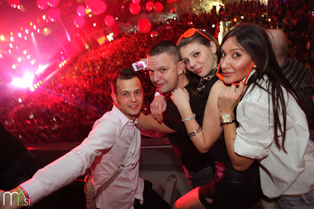 Red (x-mas) party: David Guetta, Afrojack in Paris Hilton v Stožicah