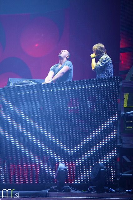 Red (x-mas) party: David Guetta, Afrojack in Paris Hilton v Stožicah