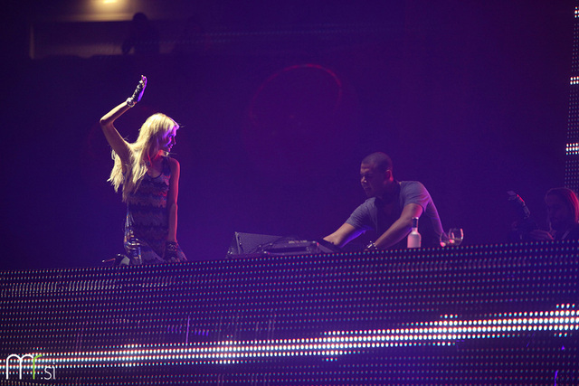 Red (x-mas) party: David Guetta, Afrojack in Paris Hilton v Stožicah