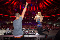 Paris Hilton in Afrojack v Stožicah na Red (x-mas) partyu - thumbnail