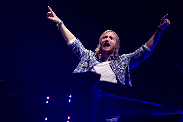 Red (x-mas) party: David Guetta, Afrojack in Paris Hilton v Stožicah