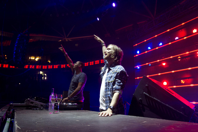Red (x-mas) party: Davida Guetta, Afrojack in Paris Hilton v Stožicah