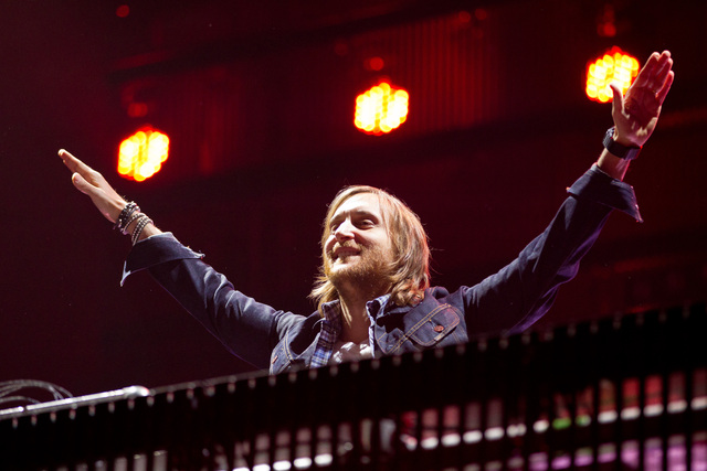 Red (x-mas) party: David Guetta, Afrojack in Paris Hilton v Stožicah