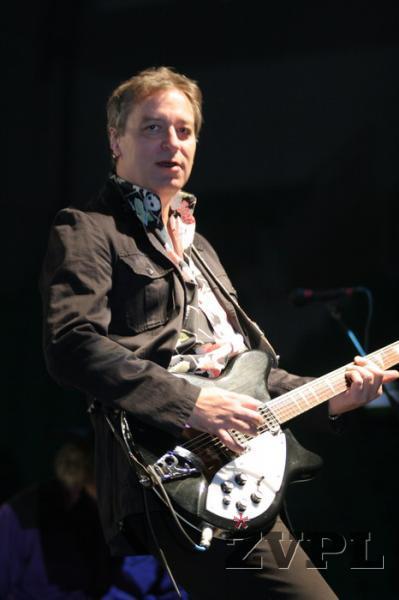 Peter Buck en mal pozira