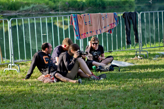Obiskovalci v nedeljo na festivalu Rock Otočec 2011