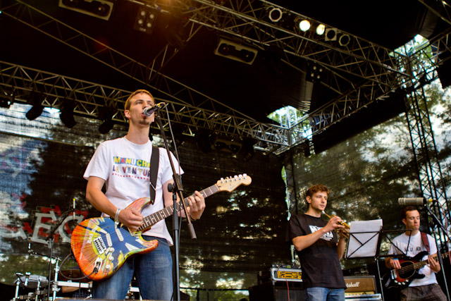 Radio Aktiv v nedeljo na festivalu Rock Otočec 2011