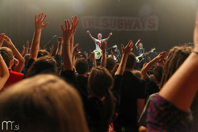 The Subways, Adam, S.A.R.S. in Passogigante v Kinu Šiška