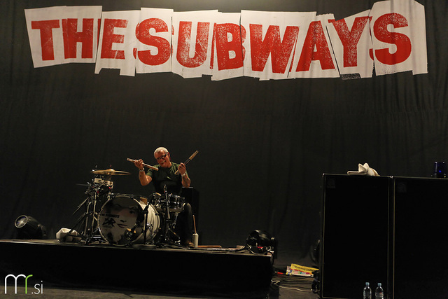 The Subways, Adam, S.A.R.S. in Passogigante v Kinu Šiška