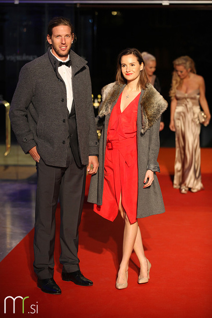 Luka Špik in Polona Kasal - rdeča preproga Viktorji 2010