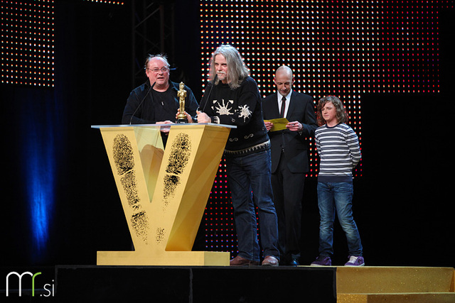 Gojmir Lešnjak – Gojc in Igor Leondardi (Muzikajeto), prejemnika viktorja za otroško in mladinsko tv-oddajo ter Jože Činč in Sandi Šalamon, podeljevalca - Viktorji 2010