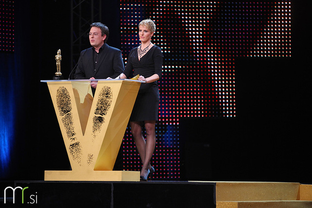 Jani Muhič in Nataša Briški sta podeljevala viktorja za najboljšo TV oddajo - Viktorji 2010