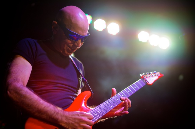 Joe Satriani navdušil v Sloveniji