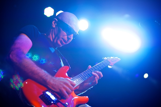 Joe Satriani navdušil v Sloveniji