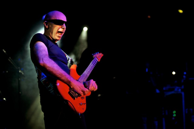 Joe Satriani navdušil v Sloveniji