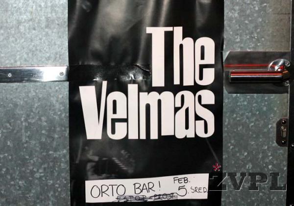 Velmas plakat z precrtano vstopnino