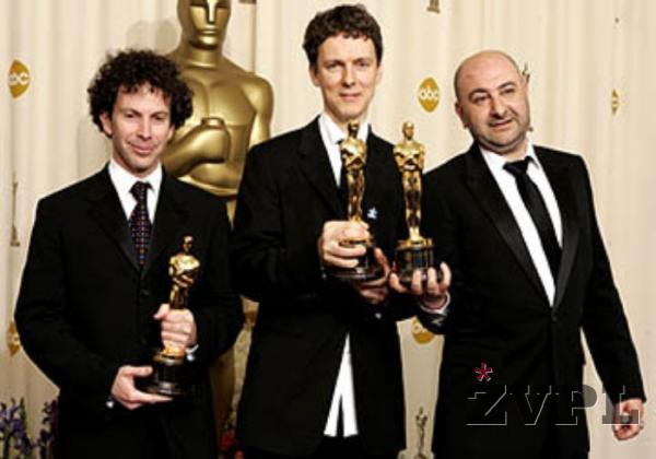 najboljsi izvirni scenarij: Charlie Kaufman - Michel Gonory - Pierre Bismuth (foto (C) SG - WireImage)