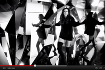 Liv Tyler prepeva Need You Tonight INXS-ov za Givenchy - thumbnail