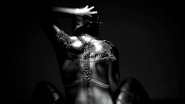 Rihanna je seksi v novem videou Rock Star 101 / vir: YouTube