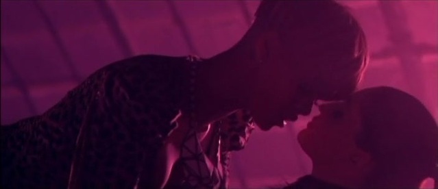 Rihanna in Laetitia Casta v lezbičnem videu Te AMo