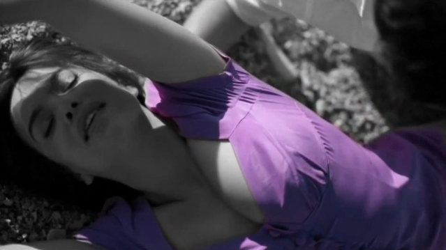 Severina v videospotu Haljinica lila boje