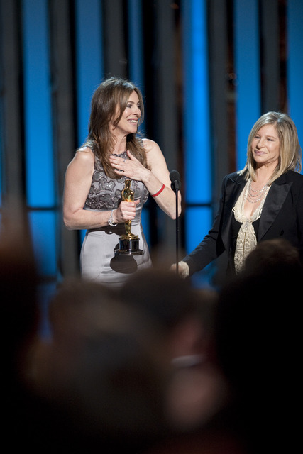 Kathryn Bigelow je prejela Oscarja za najboljšo režijo za film The Hurt Locker / Michael Yada / ©A.M.P.A.S.