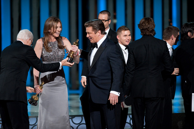 Kathryn Bigelow, Brian Geraghty, Mark Boal in Greg Shapiro so prejeli Oscarja za najboljši film / foto: Michael Yada / ©A.M.P.A.S.