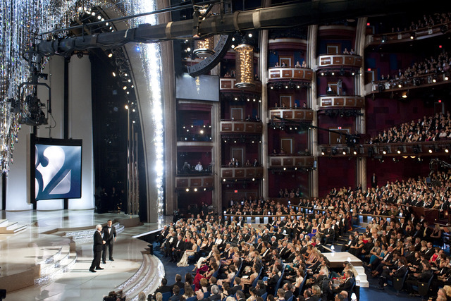 Steve Martin in Alec Baldwin sta vodila 82. podelitev Oscarjev v Kodak Theatre, Hollywood / foto: Matt Petit / ©A.M.P.A.S.