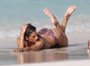 Alessandra Ambrosio na otoku St Barts za Victoria's Secret - thumbnail