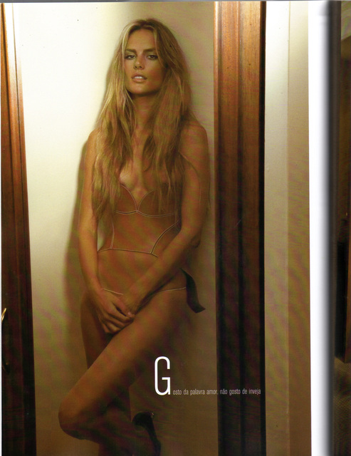 Alessandra Ambrosio v seksi usnjenem korzetu za Homem Vogue / vir: Popoholic