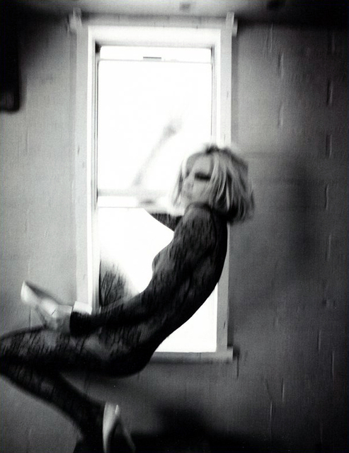 Charlize Theron v Flaunt magazine