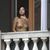 Lily Allen zgoraj brez na balkonu v Benetkah