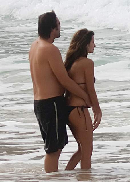 Penélope Cruz in njen fant Javier Bardem na otočju Fernando de Noronha / vir: Egotastic