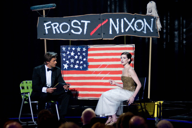 Hugh Jackamn in Anne Hathaway na odru / foto Michael Yada / ©A.M.P.A.S.
