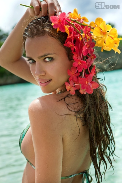 Irina Shayk v kopalkah v Sports Illustrated Swimsuit 2011