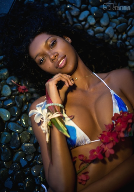 Jessica White v kopalkah - Sports Illustrated Swimsuit 2011