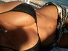 Playboyeva playmateka @CharisB in njen bikini. - thumbnail