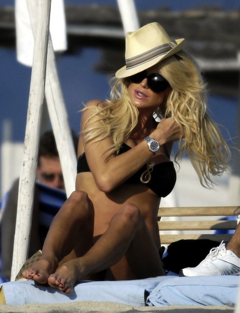 Victoria Silvstedt masturbirala na plaži?