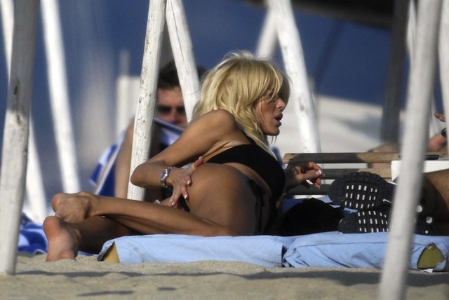 Victoria Silvstedt masturbirala na plaži?